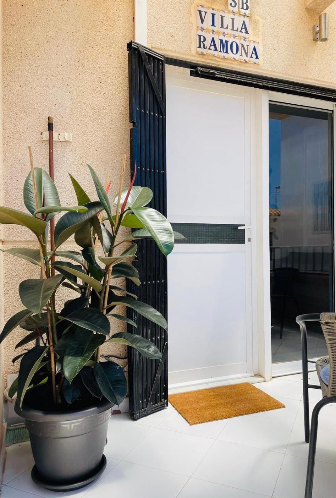 Przytulny Apartament 100M Od Plazy Torrevieja Ngoại thất bức ảnh